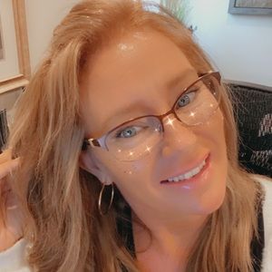 Meet your Posher, Julie